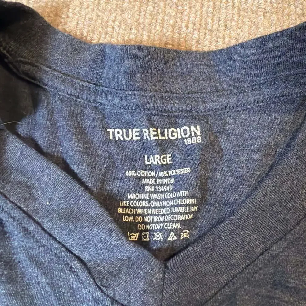 True Religion T-Shirt Blue with Silver Horseshoe Logo Adult Medium 1569